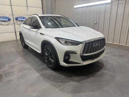 Radiant White 2025 INFINITI QX55 LUXE