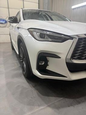 Radiant White 2025 INFINITI QX55 LUXE