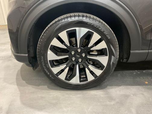 Black Metallic 2025 Ford Explorer Platinum