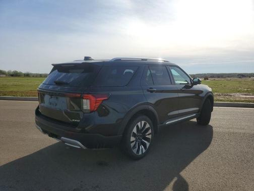 Black Metallic 2025 Ford Explorer Platinum