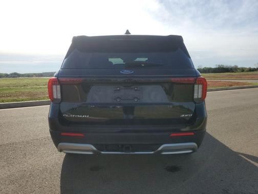Black Metallic 2025 Ford Explorer Platinum