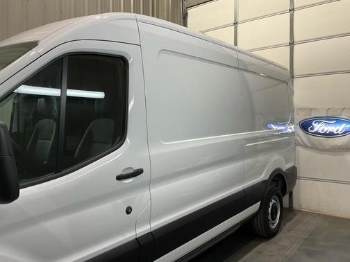 2026 Ford Transit-250 148 WB Medium Roof Cargo