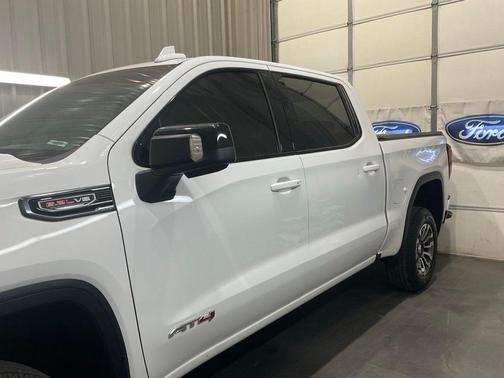 Summit White 2021 GMC Sierra 1500 AT4