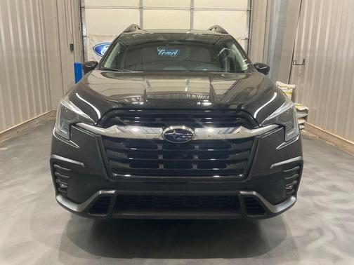 Crystal Black Silica 2024 Subaru Ascent Limited