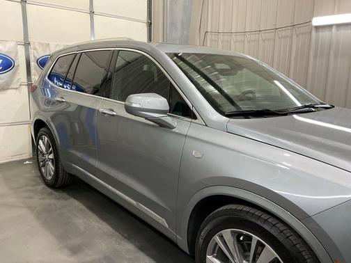 2025 Cadillac XT6 Premium Luxury FWD
