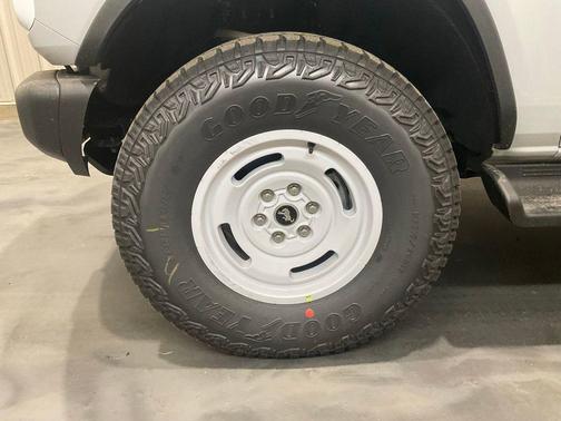 Avalanche Gray 2026 Ford Bronco Heritage Edition