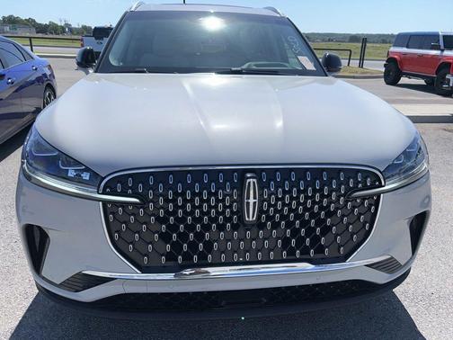Pearl Metallic 2025 Lincoln Aviator Reserve AWD