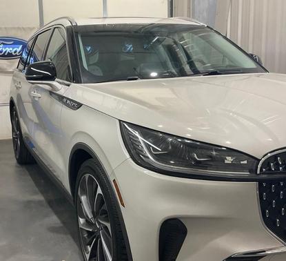 Pearl Metallic 2025 Lincoln Aviator Reserve AWD