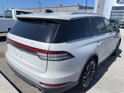 Pearl Metallic 2025 Lincoln Aviator Reserve AWD