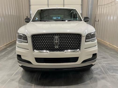 2023 Lincoln Navigator Standard