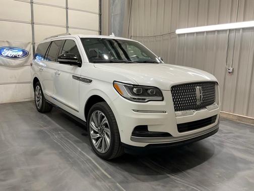 2023 Lincoln Navigator Standard