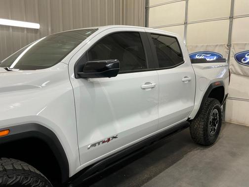 2023 GMC Canyon AT4X