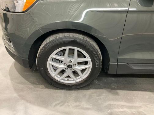 Green Metallic 2023 Ford Edge SEL
