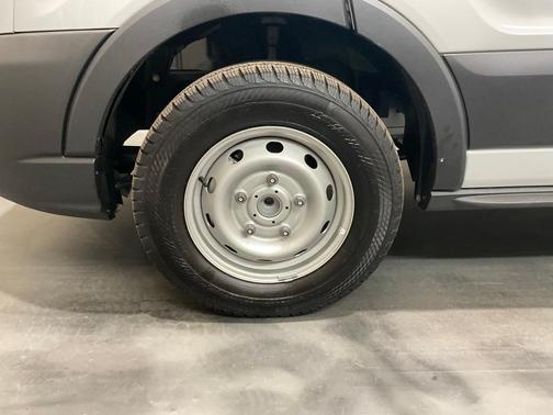 2025 Ford Transit-250 148 WB Medium Roof Cargo