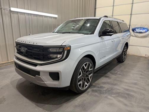 Space Silver 2026 Ford Expedition Max Platinum