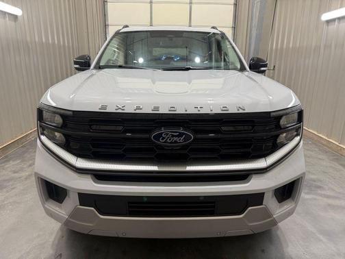 Space Silver 2026 Ford Expedition Max Platinum