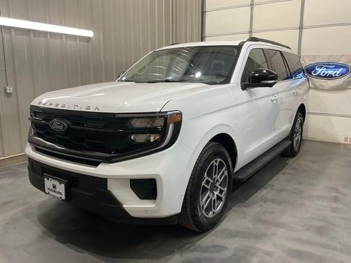 Oxford White 2025 Ford Expedition Active