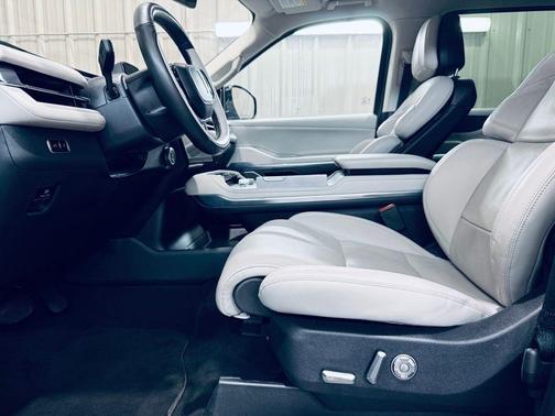 Gray Mist 2025 Lincoln Navigator L Reserve