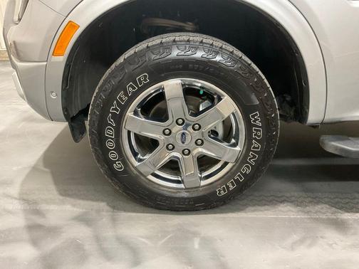 Iconic Silver Metallic 2024 Ford Ranger XLT