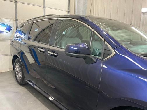 Blueprint 2026 Toyota Sienna XLE 8 Passenger