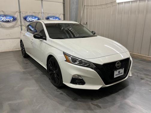 2022 Nissan Altima 2.5 SR