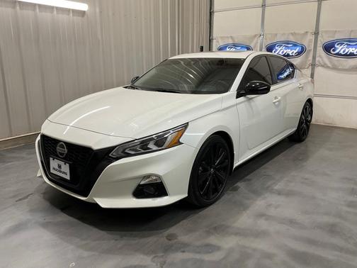 2022 Nissan Altima 2.5 SR