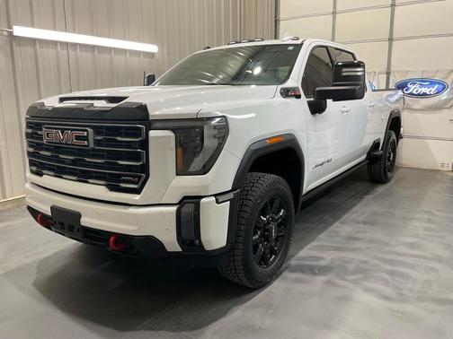 2024 GMC Sierra 2500 AT4