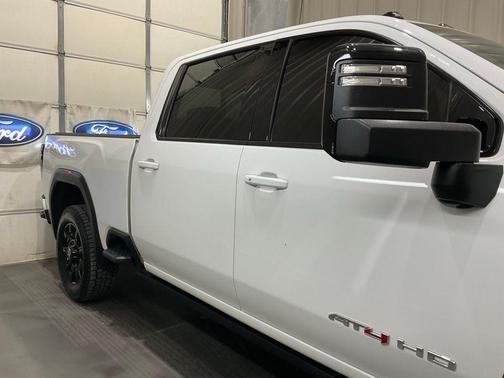 2024 GMC Sierra 2500 AT4