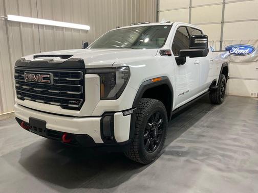 2024 GMC Sierra 2500 AT4