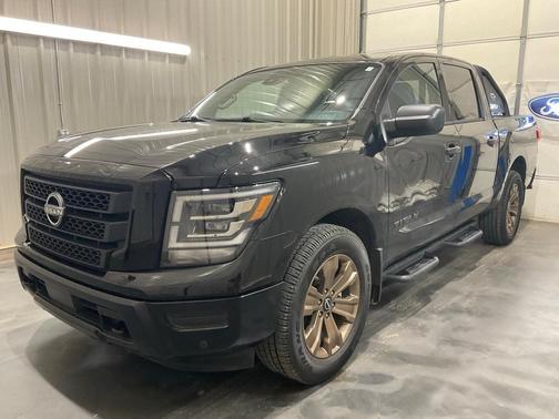 2024 Nissan Titan SV