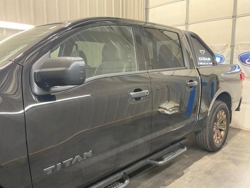 2024 Nissan Titan SV