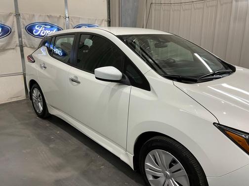 2025 Nissan Leaf S