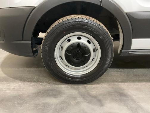 2024 Ford Transit-250 148 WB Medium Roof Cargo