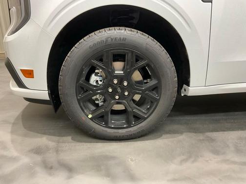 2025 Ford Maverick Lobo Standard