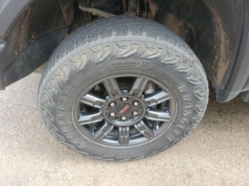 Black 2024 GMC Sierra 1500 AT4X