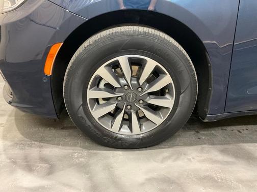 2021 Chrysler Pacifica Hybrid Touring L