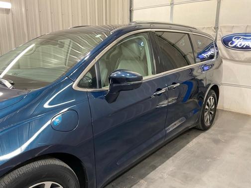 2021 Chrysler Pacifica Hybrid Touring L