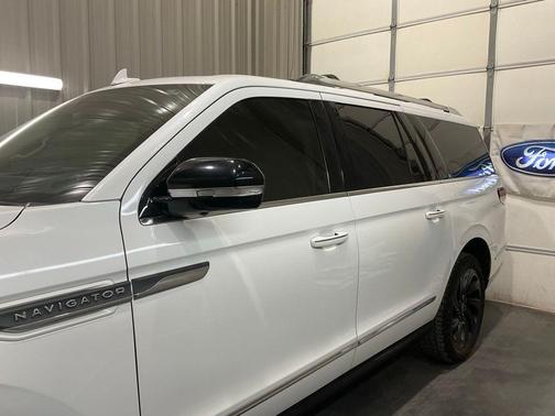 2023 Lincoln Navigator L Reserve