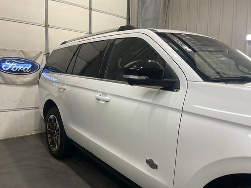 White Metallic 2025 Ford Expedition King Ranch