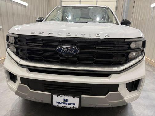 Oxford White 2025 Ford Expedition Platinum