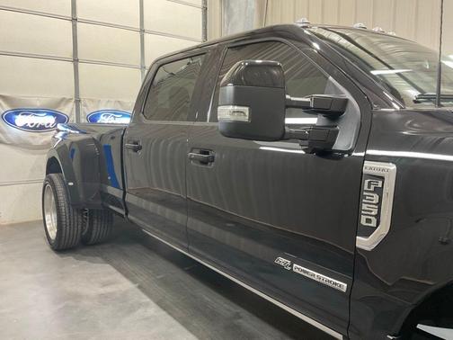 2022 Ford F-350 Lariat DRW