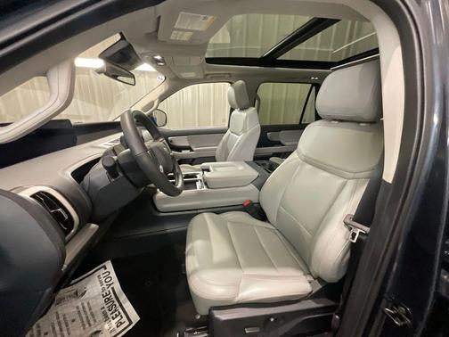 Blue Metallic 2025 Ford Expedition Active