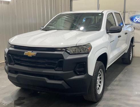 Summit White 2025 Chevrolet Colorado WT