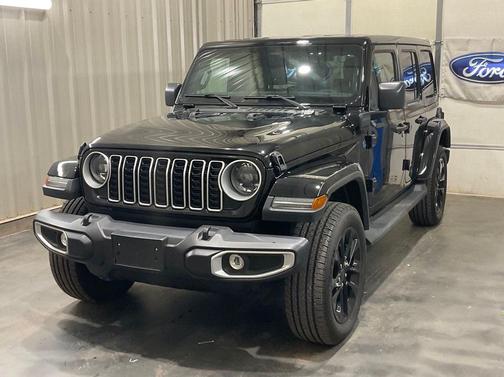 Black Clearcoat 2025 Jeep Wrangler 4xe Sahara