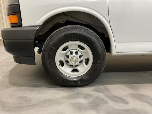 2024 Chevrolet Express 3500 LS