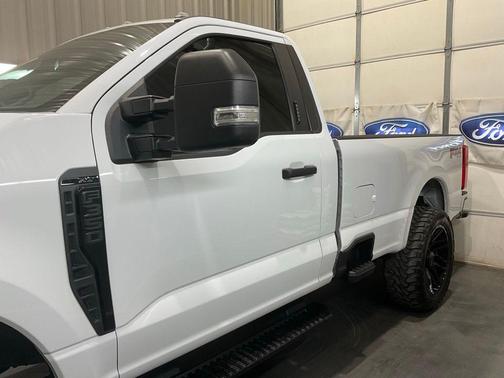 2023 Ford F-350 XLT