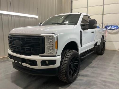 2023 Ford F-350 XLT