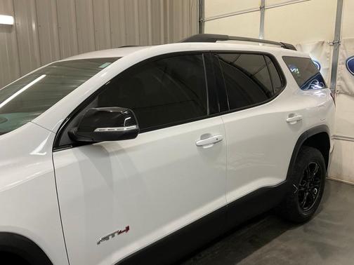 2021 GMC Acadia AT4