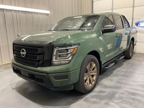 2024 Nissan Titan SV