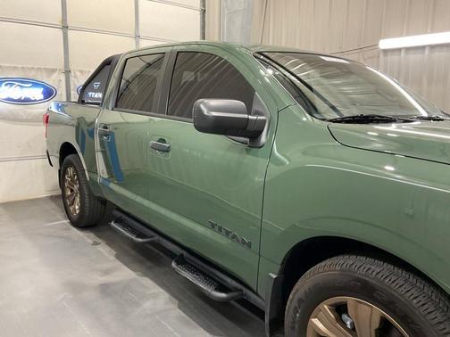 2024 Nissan Titan SV